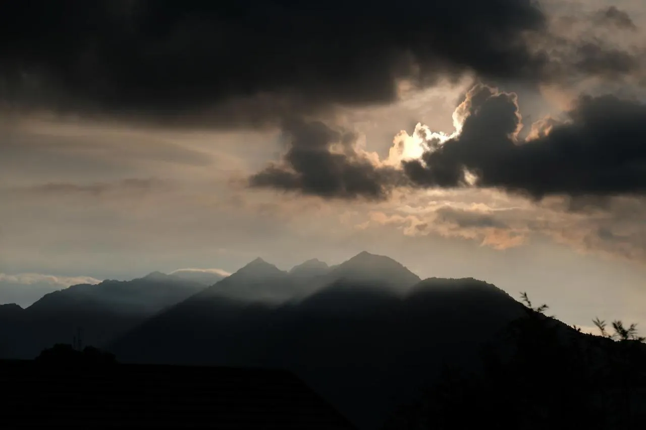 Appartamenti Montemezzo Le Case In Pietra Sorico Italy