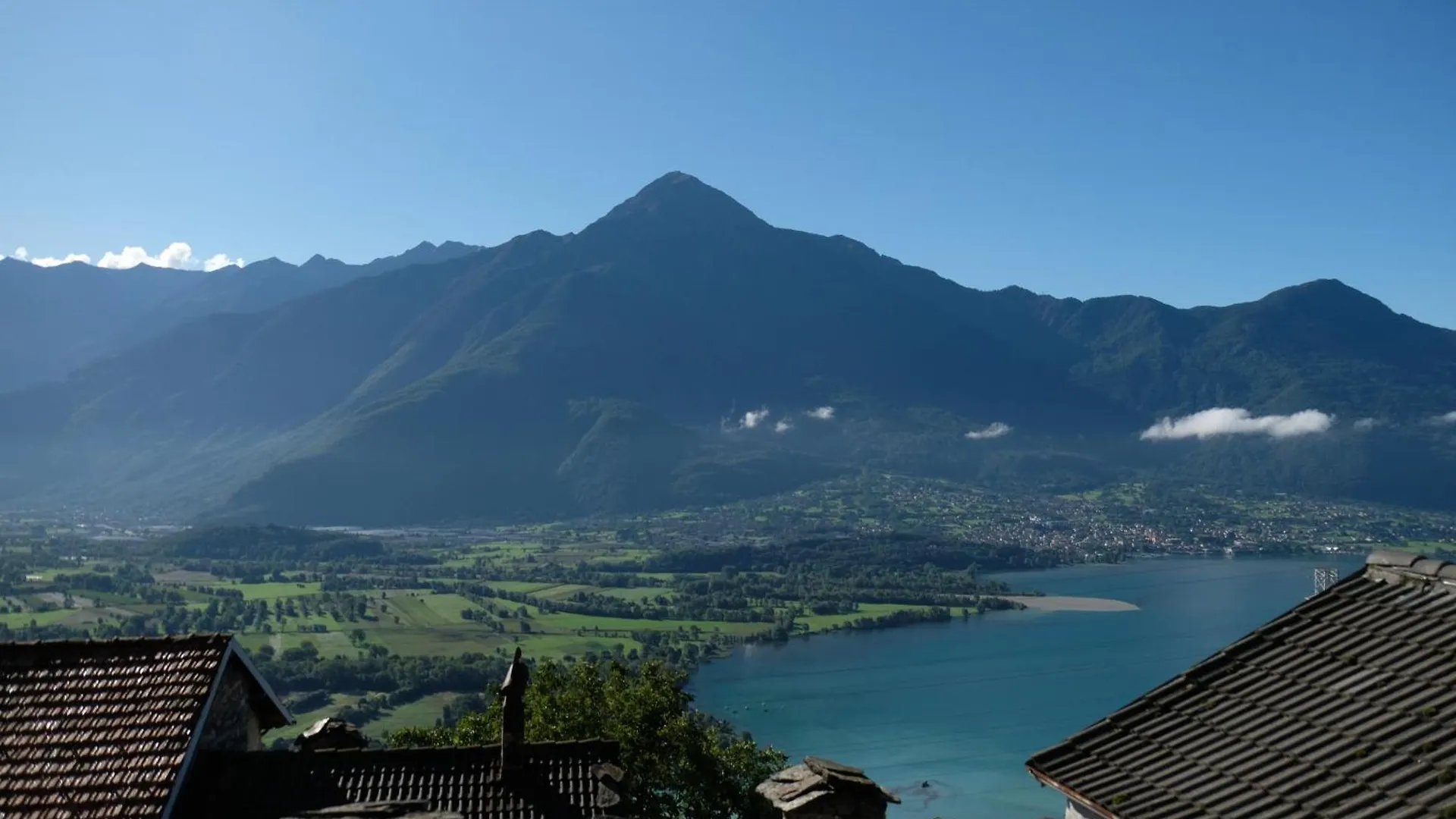 Appartamenti Montemezzo Le Case In Pietra Sorico Italien