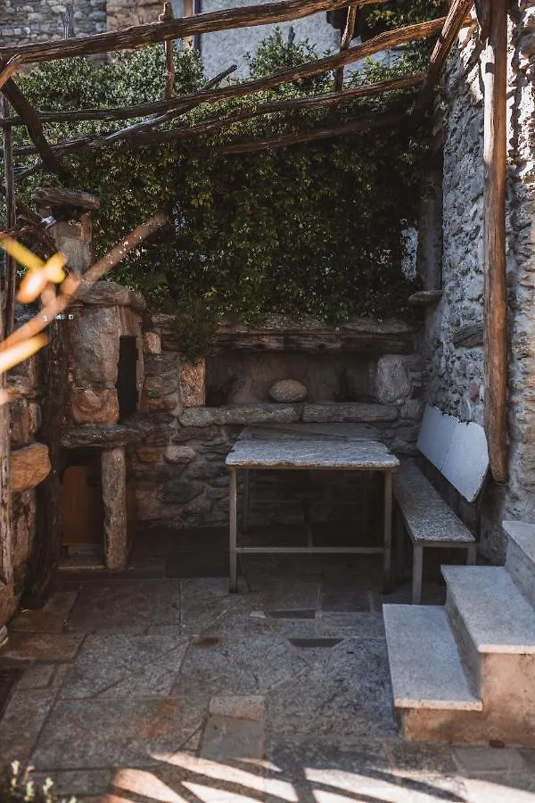 Appartamenti Montemezzo Le Case In Pietra Sorico